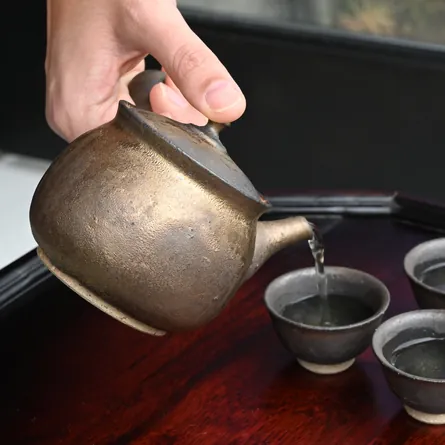 Junzō Kinsai Darumagata Kyusu