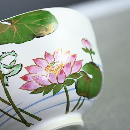 Chawan Haiyū Suiren ni Kaeru