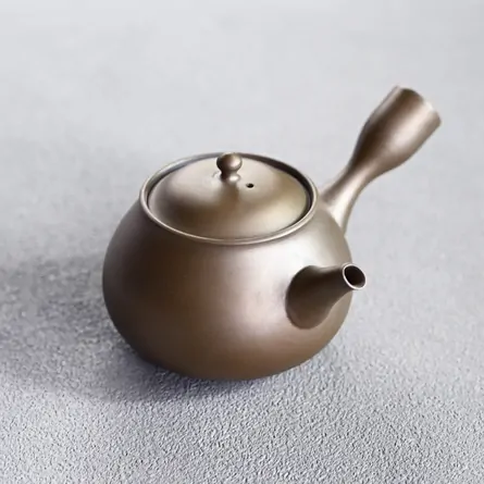 Taisen Shidei Daruma Kyusu