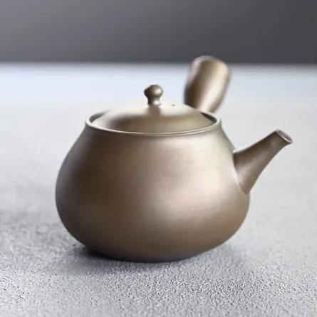 Taisen Shidei Daruma Kyusu