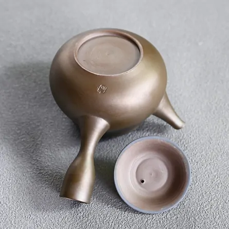 Taisen Shidei Daruma Kyusu