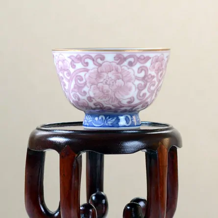 染付釉裏紅唐草煎茶碗