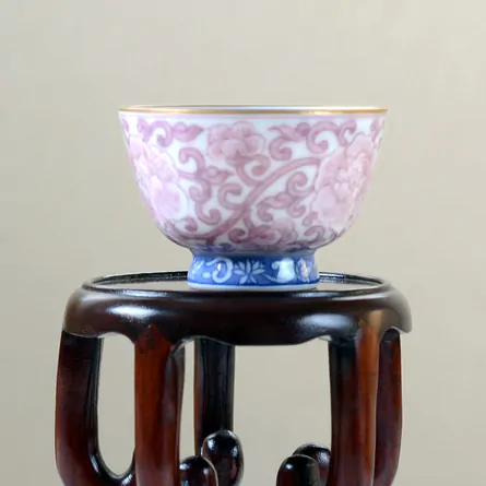 染付釉裏紅唐草煎茶碗