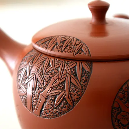 玉光朱泥丸形インロー松竹梅茶注