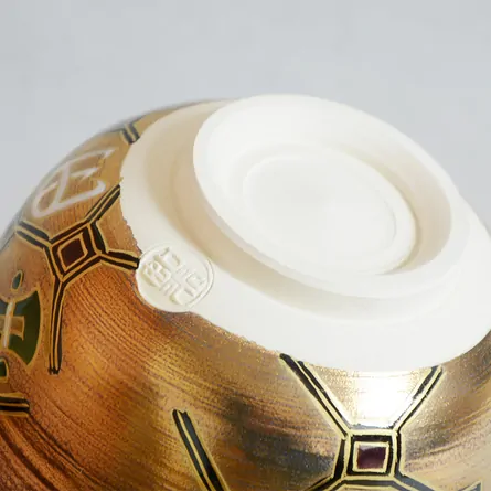 茶碗　金地　亀甲宝尽　