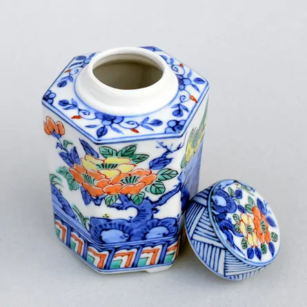 昭阿弥色絵花鳥茶入