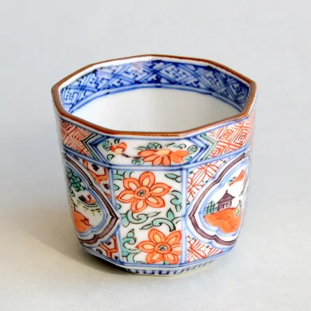 昭阿弥　色絵木瓜山水ぐい呑