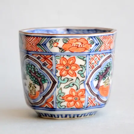 昭阿弥　色絵木瓜山水ぐい呑