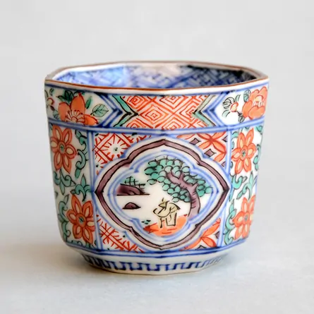 昭阿弥　色絵木瓜山水ぐい呑