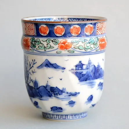 昭阿弥　色絵染山水湯呑