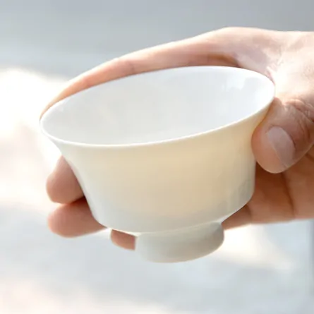 白磁　湯呑