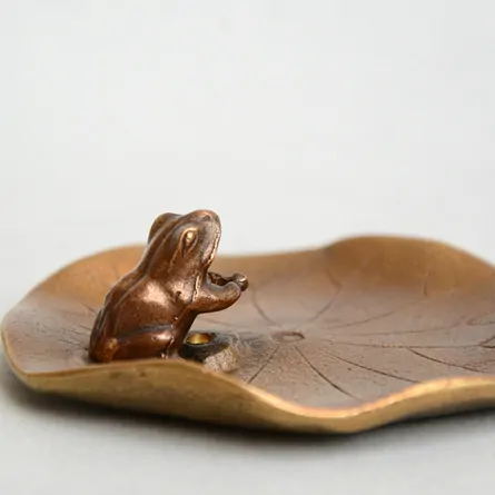 Incense Holder 'Hasu ni Kaeru'