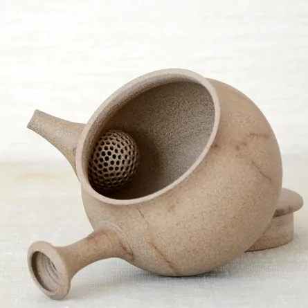 Maekawa Junzō Mogake Kyusu