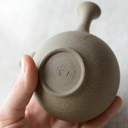 Maekawa Junzō Mogake Kyusu