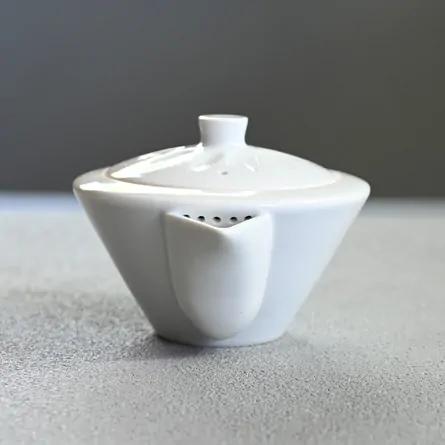 白磁宝瓶