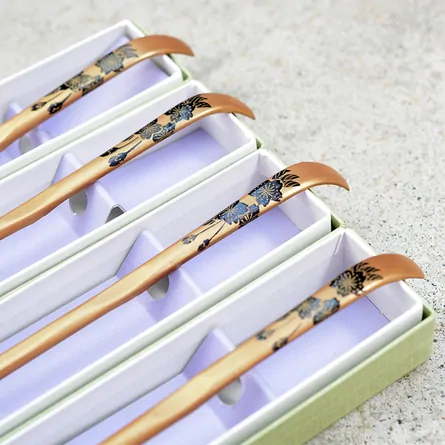 金地夜桜蒔絵茶杓