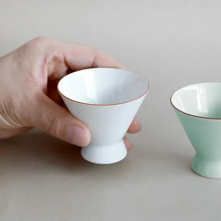 白磁反型湯呑 小