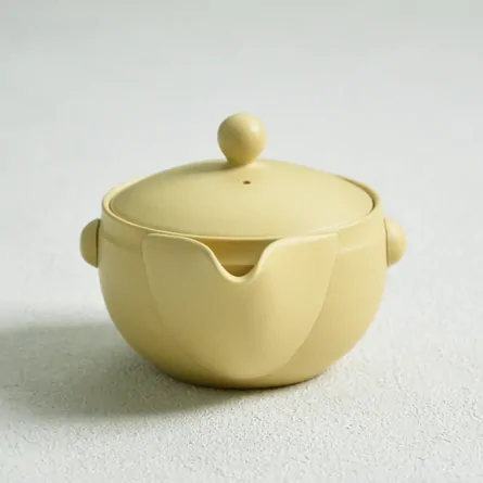 Takasuke Ivory Hōhin