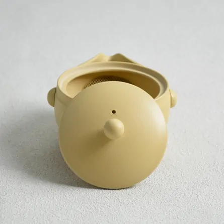 Takasuke Ivory Hōhin