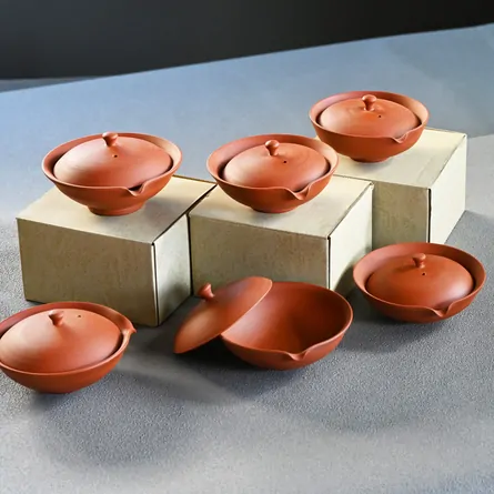 玉光 朱泥筋挽き絞り出し 急須 絞り出し - Sazen Tea
