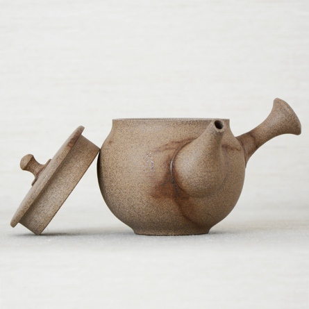 Maekawa Junzō Mogake Kyusu