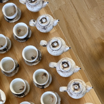 錆白泥果実茶壺