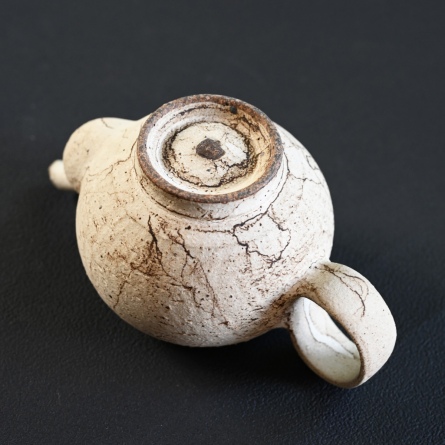 錆白泥果実茶壺