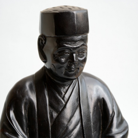 SEN NO RIKYU black wooden statue