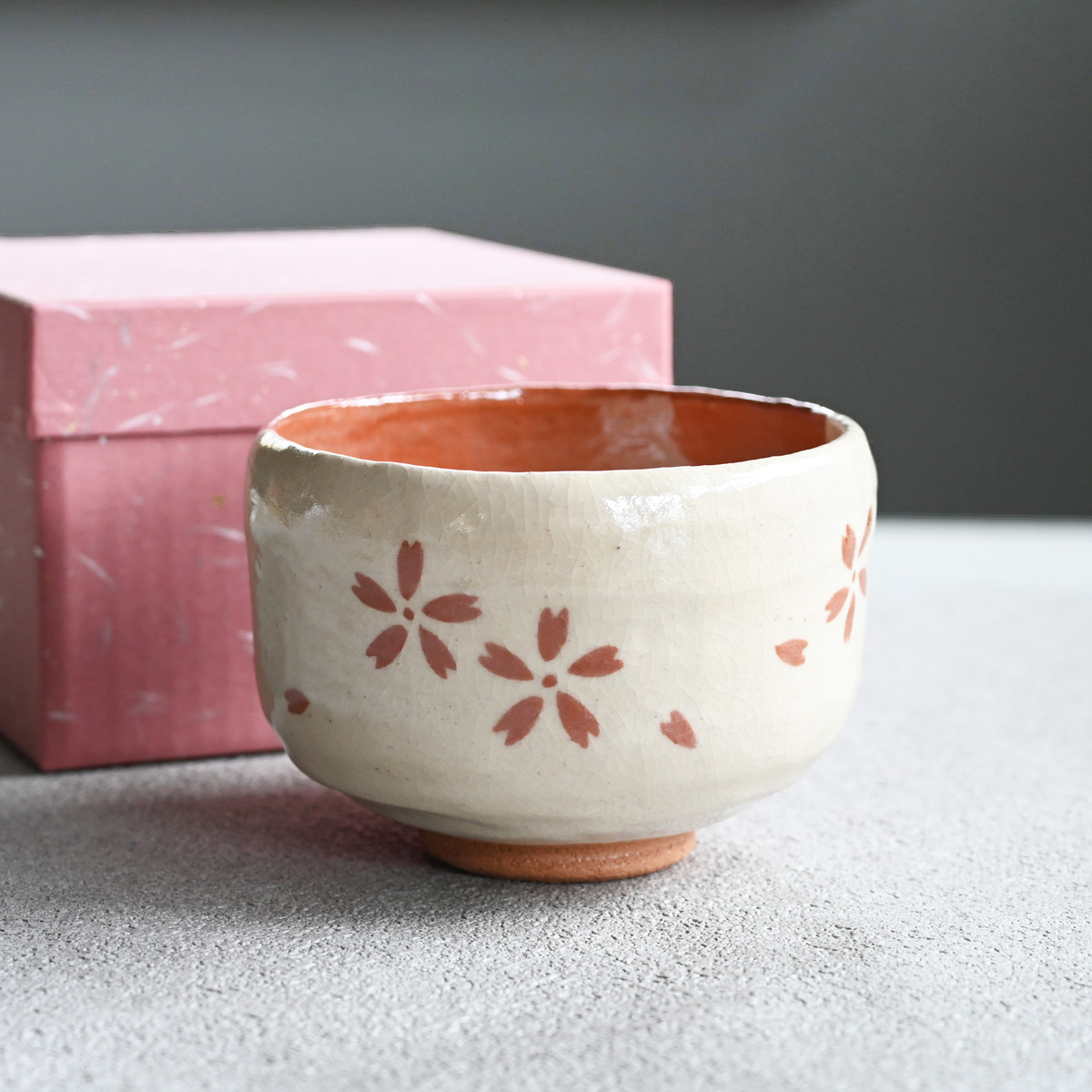 赤楽茶碗掛分桜 茶器＆茶道具 抹茶碗 - Sazen Tea