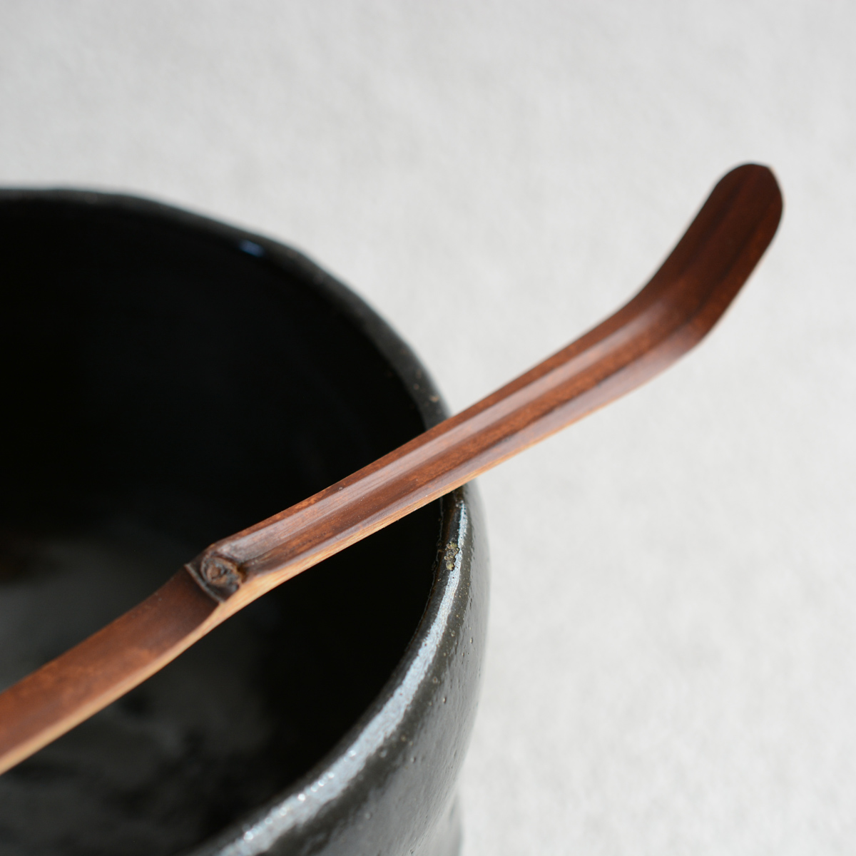 煤竹茶杓特上 茶道具 茶筌 & 茶杓 - Sazen Tea