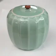 青磁　蓮華彫水差し