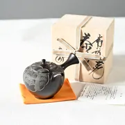 舜園　黒泥松竹梅桜総彫茶注