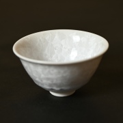 363. Hana Kessho yunomi (bottom is chipped)