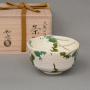 Josui Iroe Chawan Tairin no Shiragiku